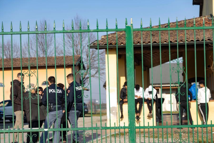 Modena, rissa tra minori e arriva la polizia. Padre Stenico: «Dato un segnale»