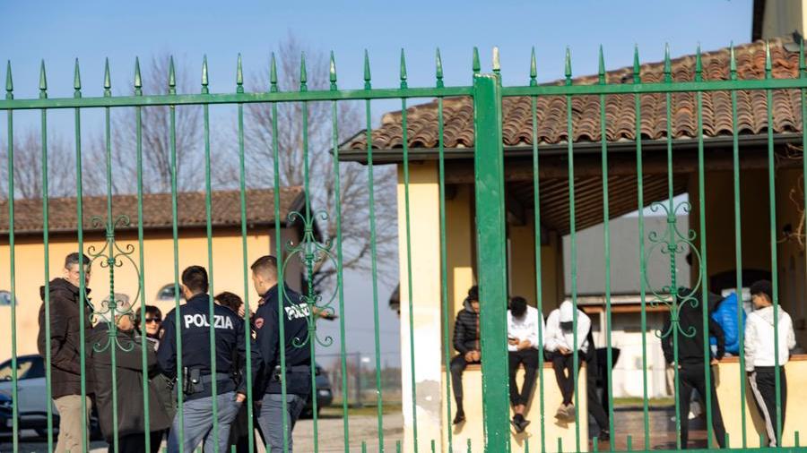 Modena, rissa tra minori e arriva la polizia. Padre Stenico: «Dato un segnale»