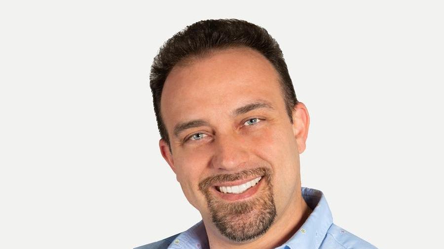 Reggio Emilia, gli urlano del fascista dai palchi il consigliere chiama i carabinieri