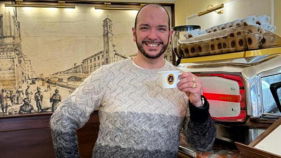 Emiliano Ipsaro Passione, già gestore del Relais e del Caffè dell’Ussero a Villa di Corliano e del ristorante “Ir Tegame