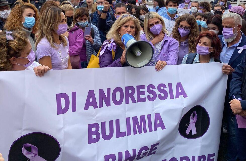 Mariella Falsini durante una manifestazione