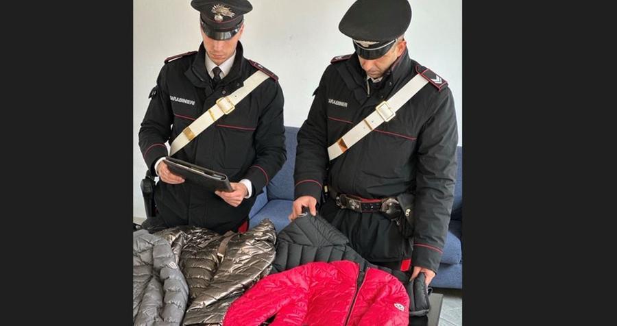 Merce contraffatta in vendita, arrestato ambulante a Porto Garibaldi