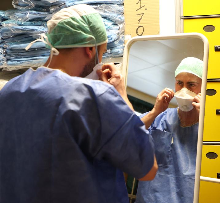 Premi Covid a medici e infermieri: «A noi ausiliari neanche un soldo»