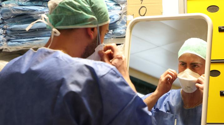 Premi Covid a medici e infermieri: «A noi ausiliari neanche un soldo»