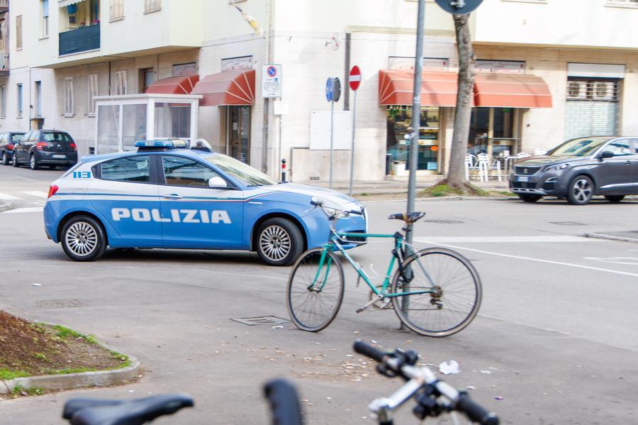 Ferrara, sassaiola all’ora di pranzo in zona Gad