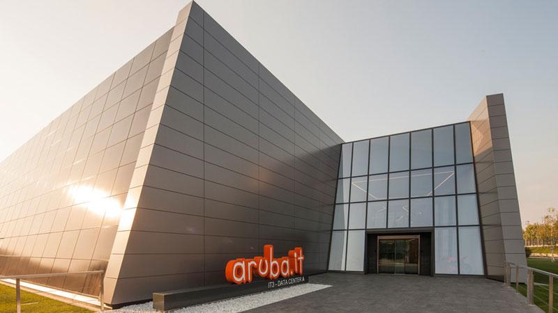 Accordo tra il colosso Aruba e l’università di Pisa: «Così programmeremo i pc del futuro attraverso l’intelligenza artificiale»