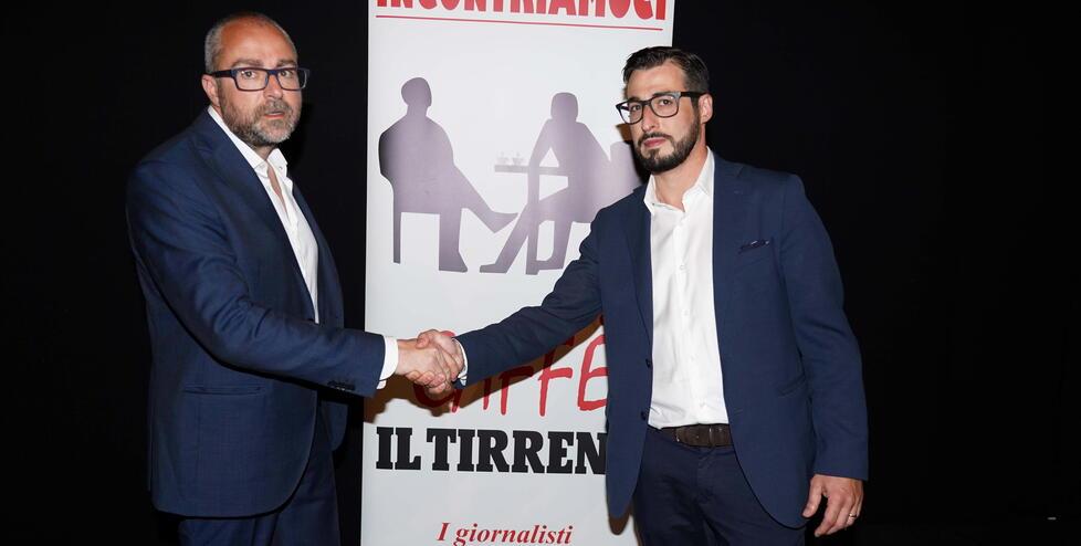 La stretta di mano tra Franconi e Bagnoli prima delle ultime amministrative Pontedera torna al voto il 9 giugno