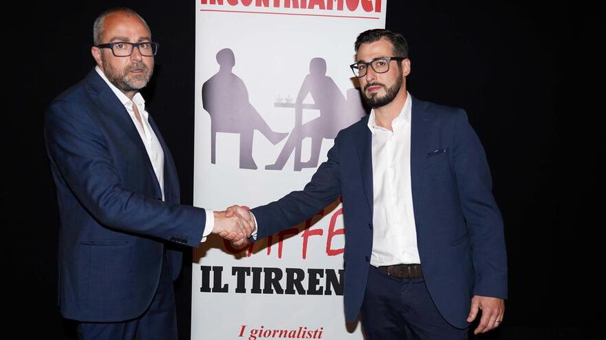 La stretta di mano tra Franconi e Bagnoli prima delle ultime amministrative Pontedera torna al voto il 9 giugno