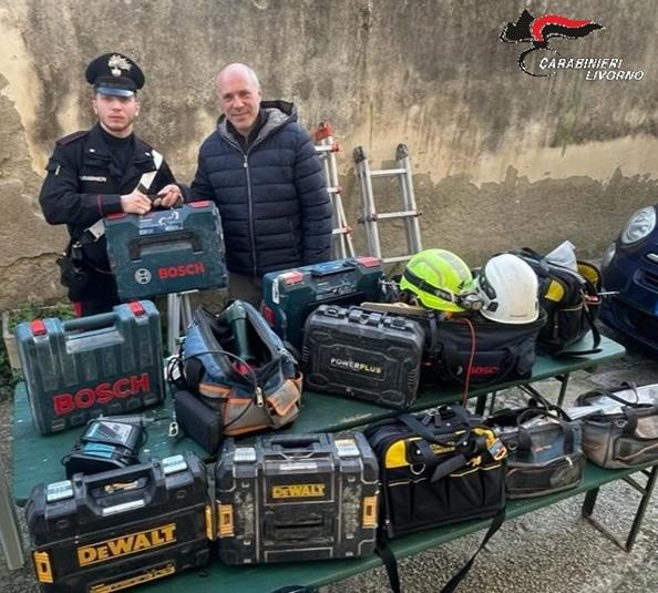 Livorno, rubava dai furgoni parcheggiati alle Fonti del Corallo: arrestato un 35enne