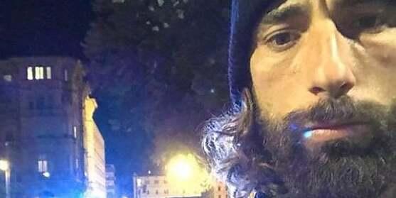 Brumotti e Striscia la Notizia in piazzale Marconi per l’allarme sicurezza