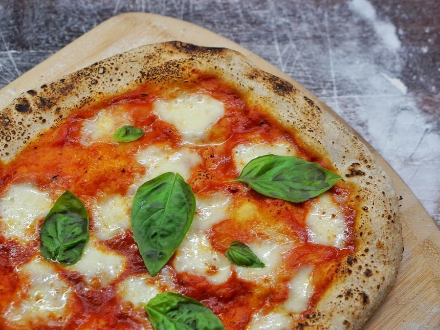 Pizza day, le migliori pizzerie in Toscana per Tripadvisor: il podio città per città