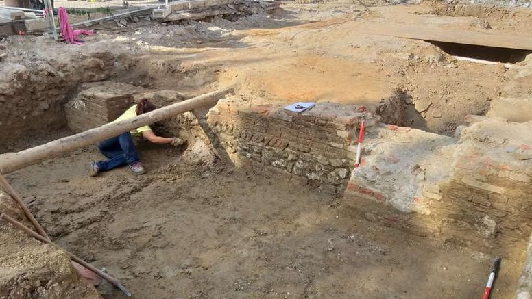 Ponsacco riscopre la Porta e le mura scomparse da oltre 500 anni: l’importanza della scoperta