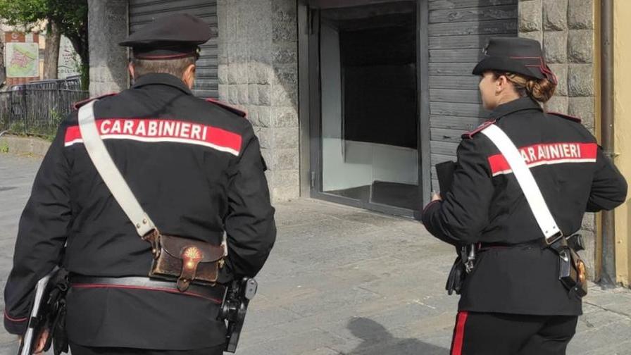 Prendono di mira un commerciante: due quindicenni di Bagnolo denunciati dai carabinieri