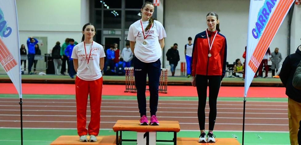 Anna Simonini sul gradino più alto del podio a Carrara dove ha vinto il titolo regionale