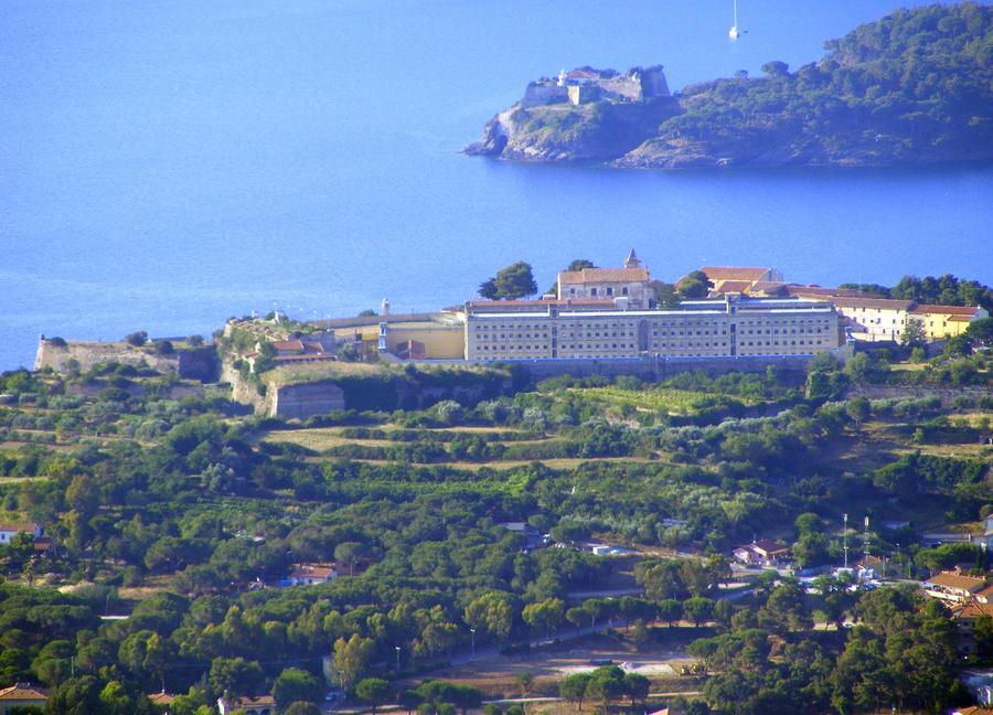 A Firenze il convegno “Porto Azzurro, un carcere illuminato”