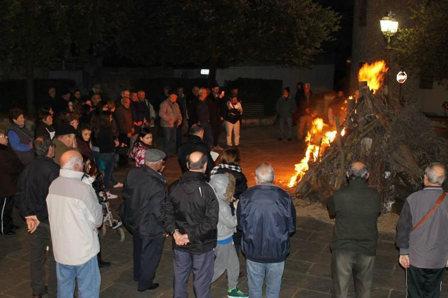 
	Il fal&ograve;&nbsp;di Sini per Sant'Antonio

