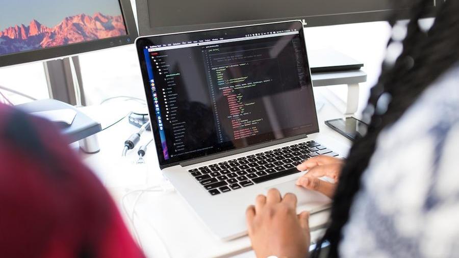 Cambiare lavoro, le 15 professioni più ricercate nel 2024 in Italia
