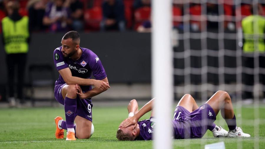 
	La disperazione dei giocatori viola dopo la sconfitta in finale di Conference League

