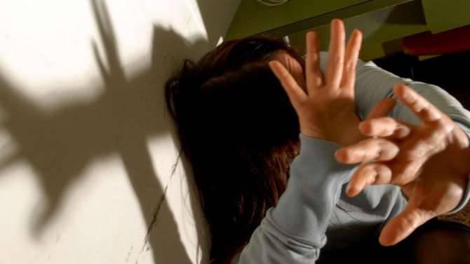 Un’immagine simbolo della violenza sulle donne