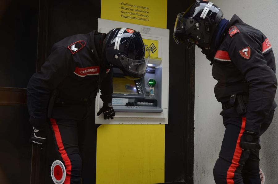 Truffe on line, 62enne di Castiadas paga ma non riceve il pezzo per l’auto: due denunce