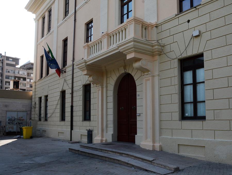 
	La scuola media di piazza Manno

