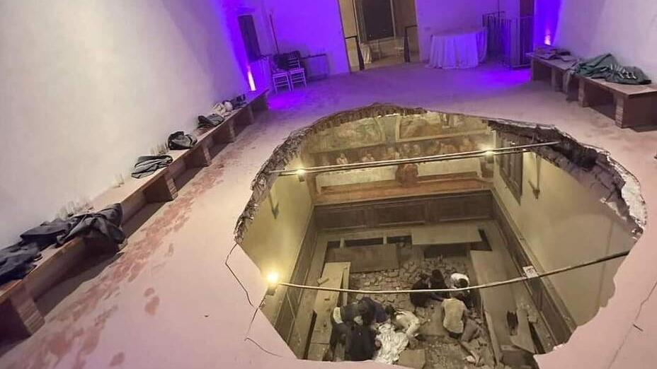 Crollo alla festa, nuovo sopralluogo con i vigili del fuoco e i carabinieri
