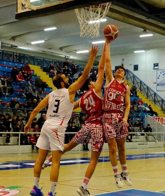 Un momento del match contro il Cecina