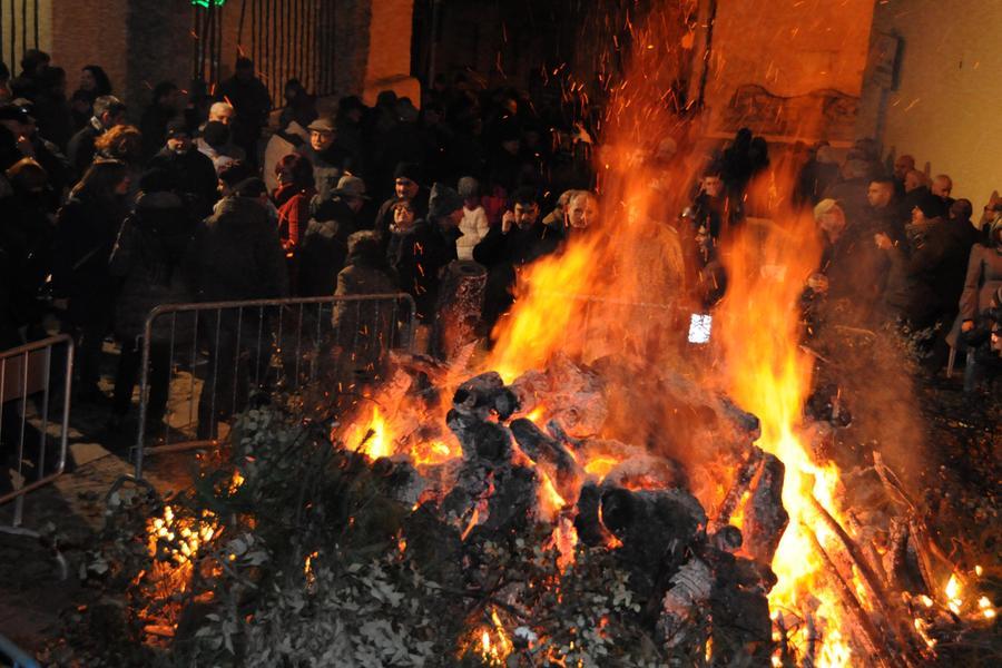 
	Un fal&ograve; in onore di Sant'Antonio abate (foto di Massimo Locci)


