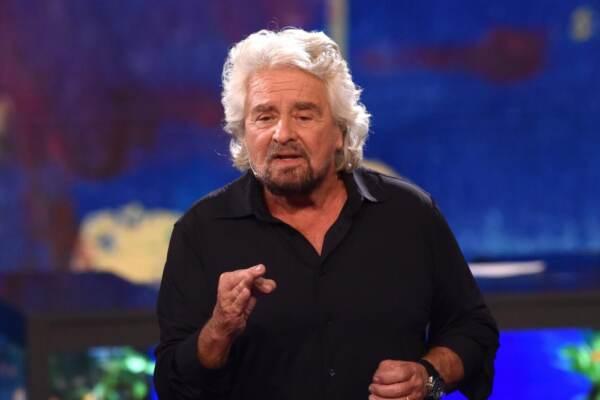 Beppe Grillo arriva a Cagliari e Sassari con il suo show