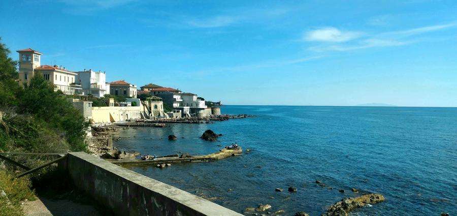 Livorno, Antignano e il suo mare: buon sabato da Andrea Falleni
