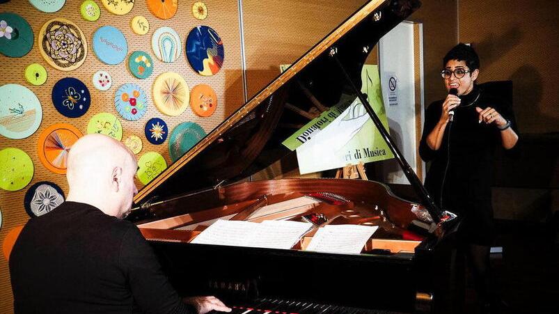 Livorno, Karima per i malati oncologici «La mia voce che aiuta e sostiene è la gioia più grande»<br>