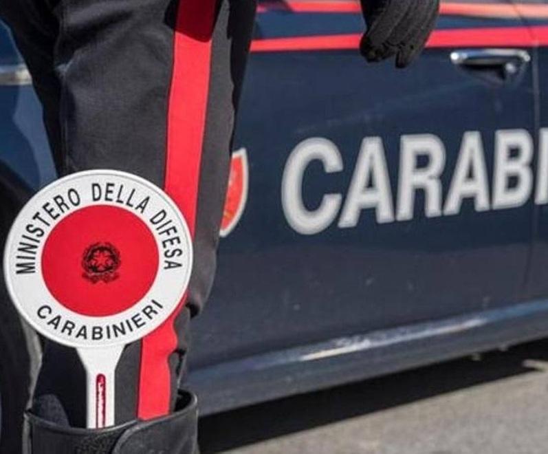 Carrara, lite di rivalità calcistica, 17enne di Carrara aggredisce tre coetanei spezzini<br>
