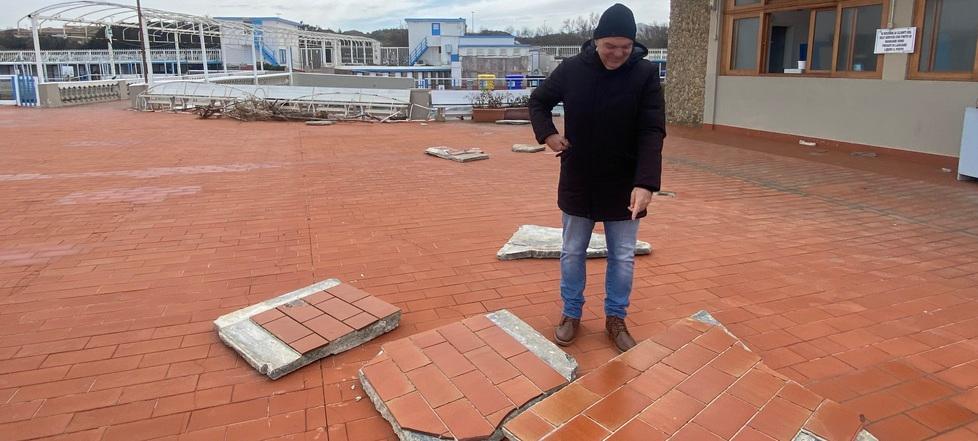 Livorno, a quattro mesi dall’apertura bagni disastrati dalle mareggiate – Video