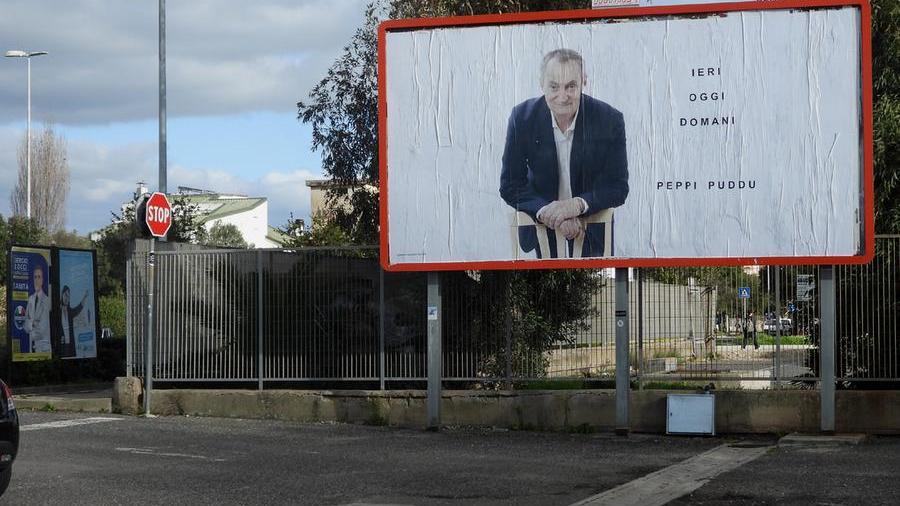 Il manifesto elettorale di Peppi Puddu, evidentemente appassionato di Vittorio De Sica