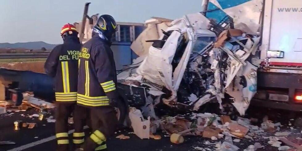 Fi-Pi-Li, grave dopo lo scontro con un camion: la dinamica e cosa ha evitato il peggio