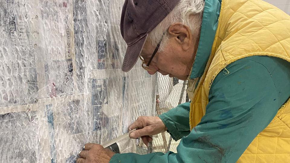 Passione e mani d’oro i segreti di “Larone”: a 87 anni è il decano dei maestri carnevalai