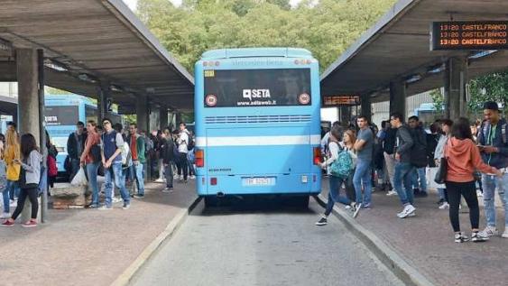 Modena, nuovo grave episodio: ragazzina molestata sul bus<br type="_moz" />
