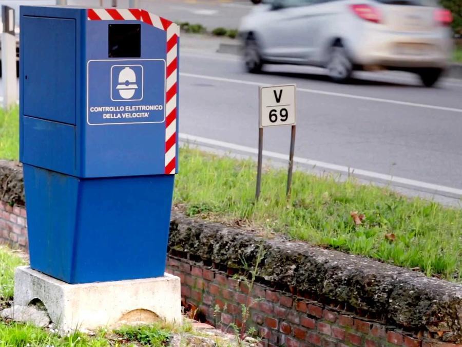 Autovelox, il primato della Toscana. Multe: la classifica dei comuni toscani