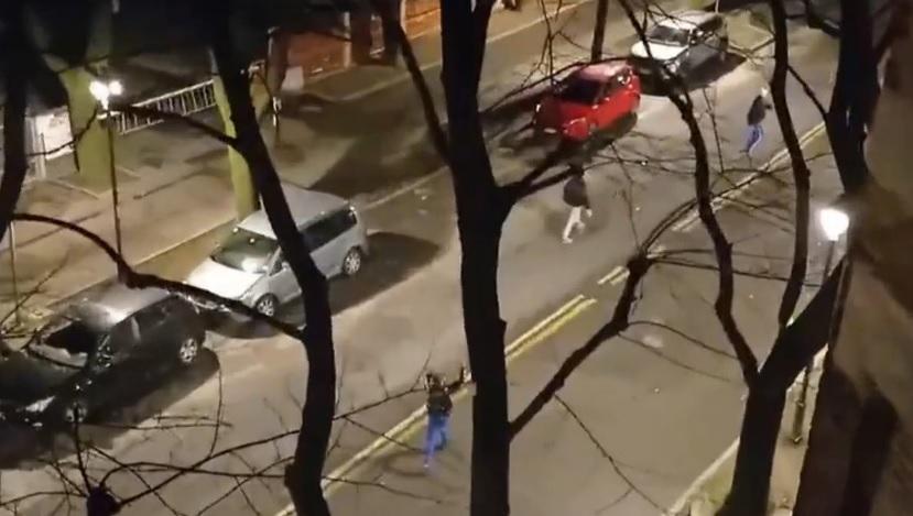 Rissa a bottigliate tra bande rivali