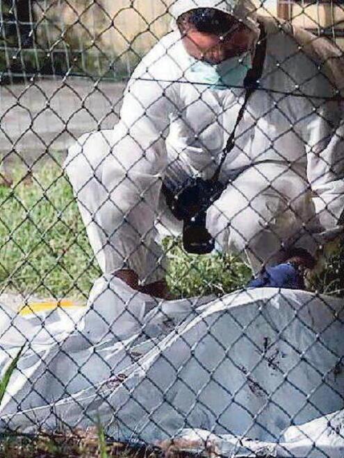 «Inseguì e uccise il padre»: confermata la pena di 21 anni. Sferrò più di 45 coltellate, tre al cuore<br>
