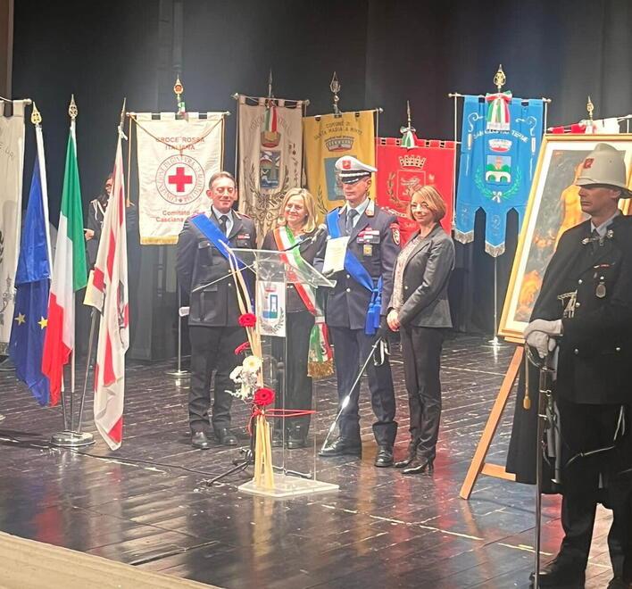 Festa provinciale della polizia locale, la sindaca di Capannoli consegna l’encomio alla sua scorta&nbsp;<br>
