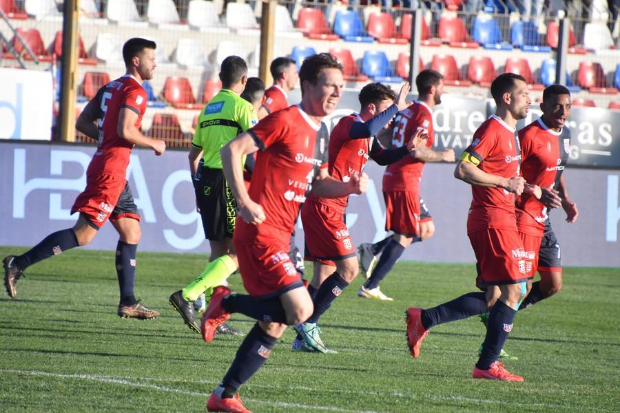 Serie C, la Torres domina e vince il derby contro l’Olbia: 1-0
