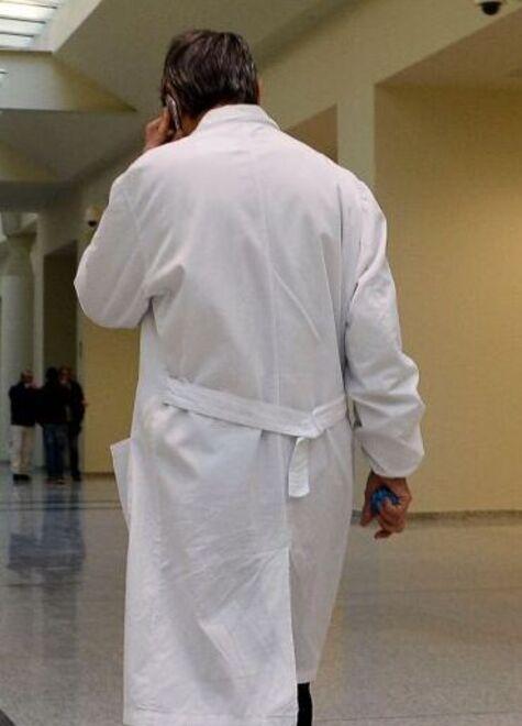 Serve l’infiltrazione, viene operato: «Così mi ha distrutto la schiena»