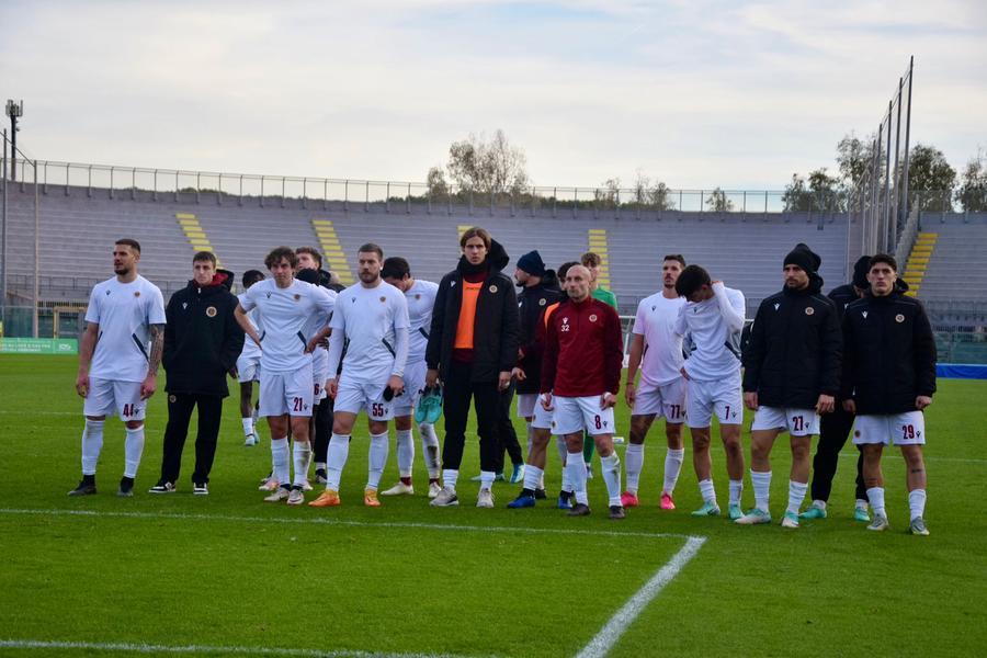 Livorno, solo un pari col Ponsacco ultimo in classifica: fischi e contestazione