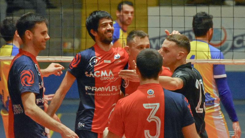 
	Un&rsquo;esultanza dei ragazzi della Sacma dopo la vittoria contro Cus Pisa (foto Marco Vedovi)

