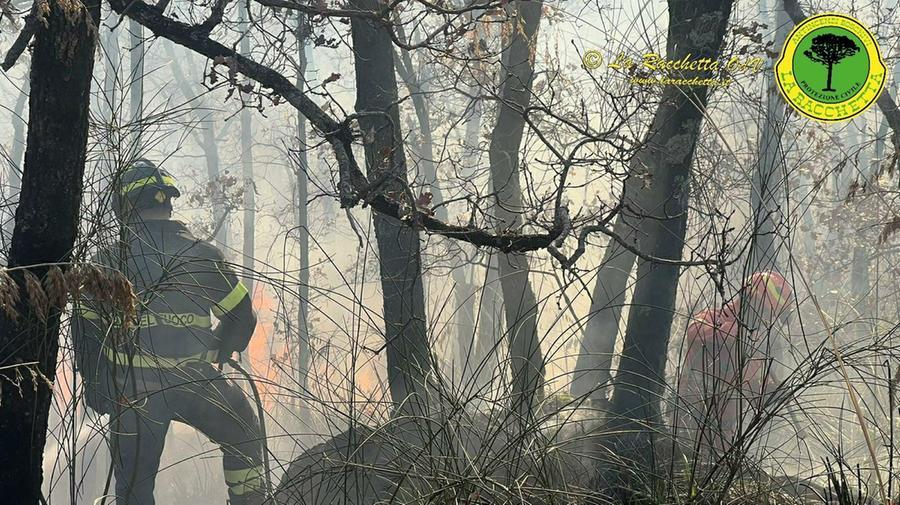 
	L'incendio (foto La Racchetta)

