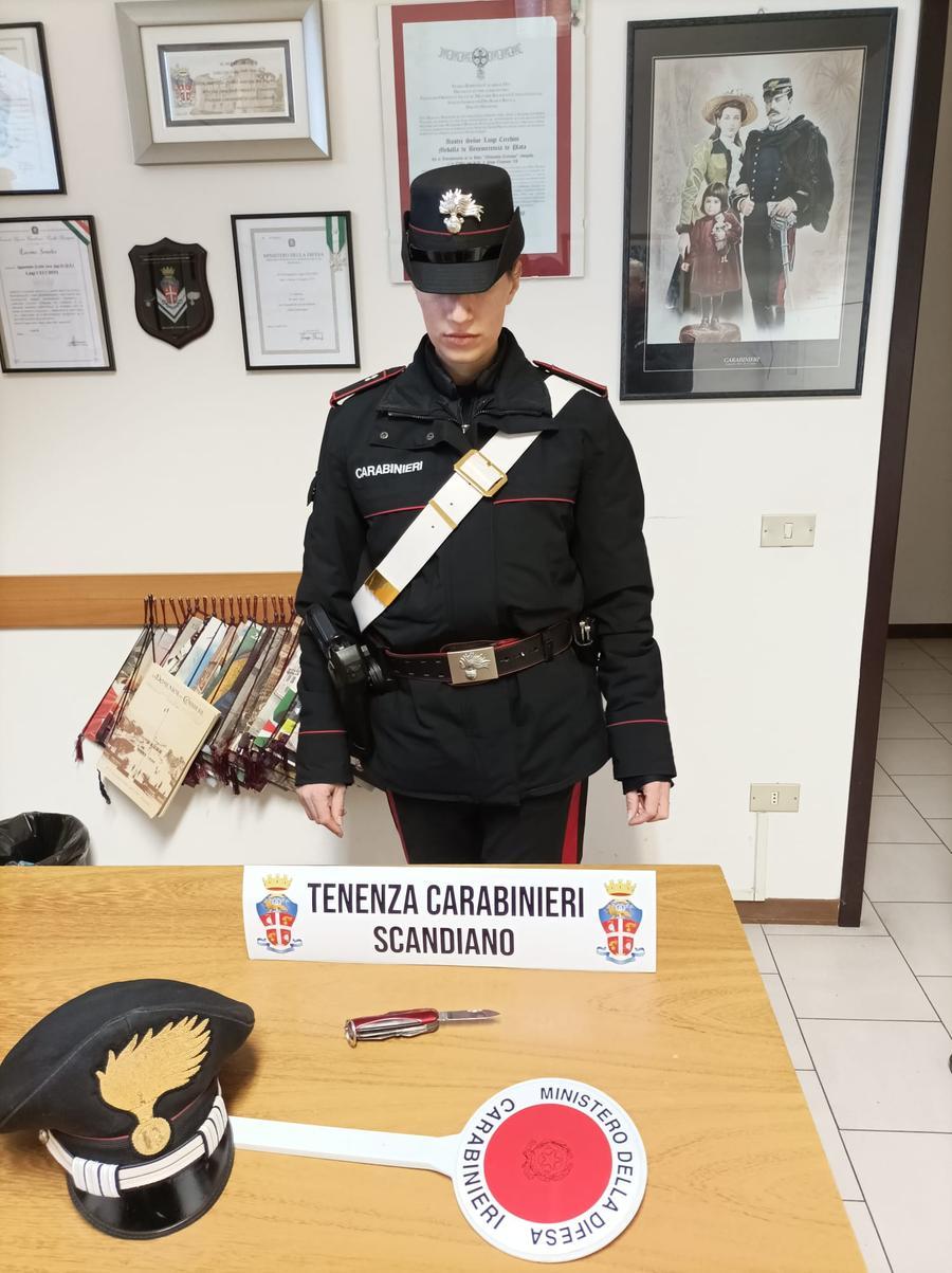 Viaggia con un coltello sull’auto, denunciato un 27enne