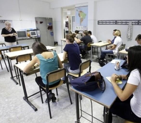 Iscrizioni a scuola, a Modena genitori infuriati: «Ci hanno ignorato»