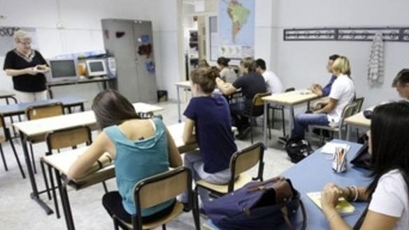 Iscrizioni a scuola, a Modena genitori infuriati: «Ci hanno ignorato»