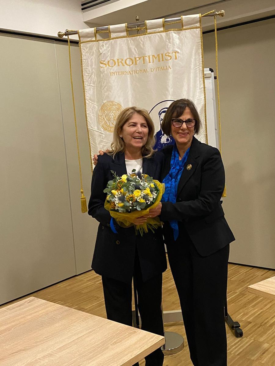 
	A sinistra nella foto la presidente uscenta Gabriella Greco, a destra la nuova presidente Annamaria Marrocu

